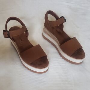 Toms Wedge Sandals